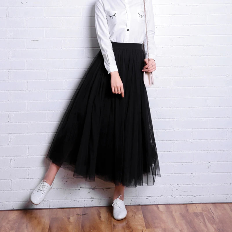 Jupe en Tulle Noir Plissée – Coupe Longue Style Minimaliste