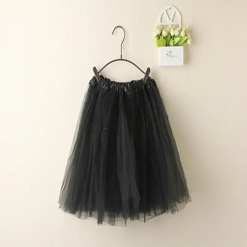 Jupe en Tulle Noir Ebène – Modèle Court Basique et Élégant