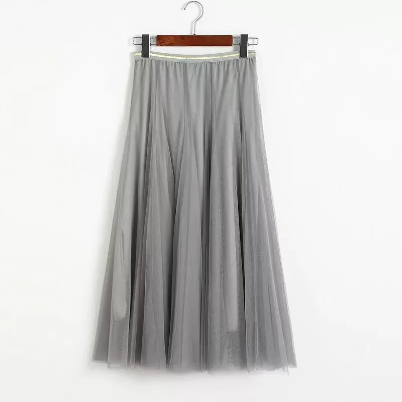 Longue Jupe en Tulle Gris Souris – Style Urbain et Tendance