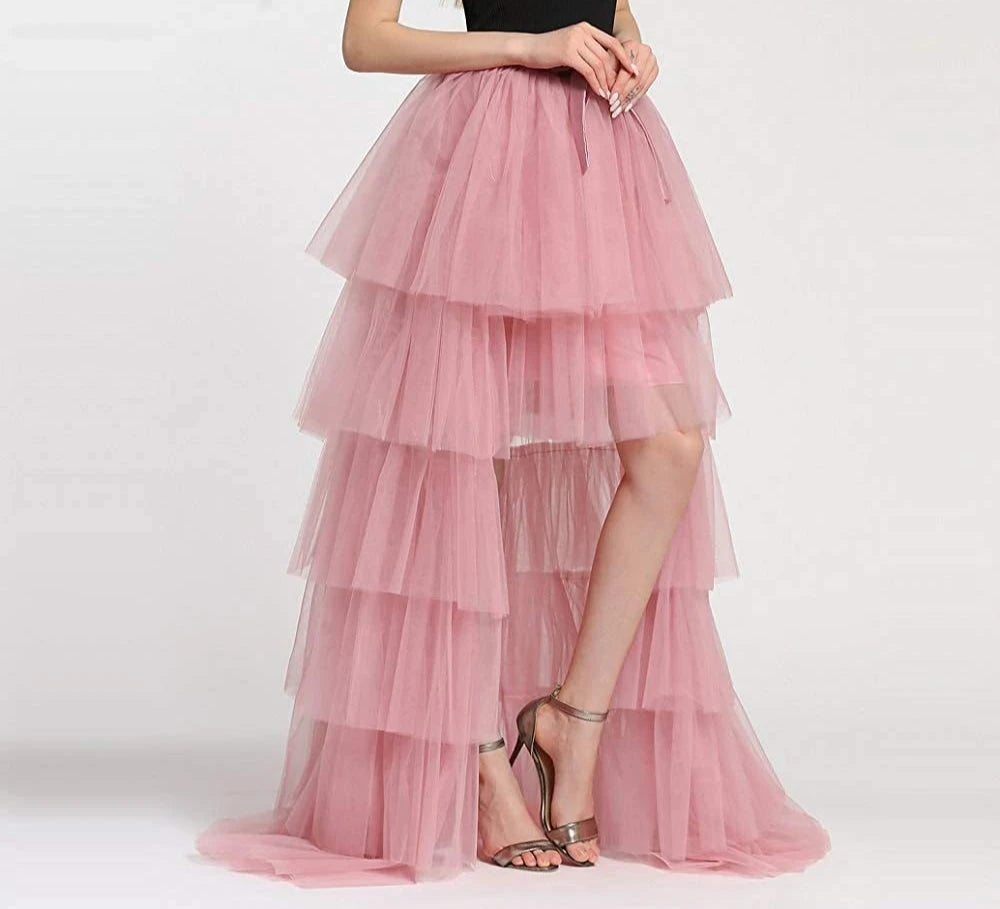 Robe en Tulle Rose Poudré – Look Romantique à Étages