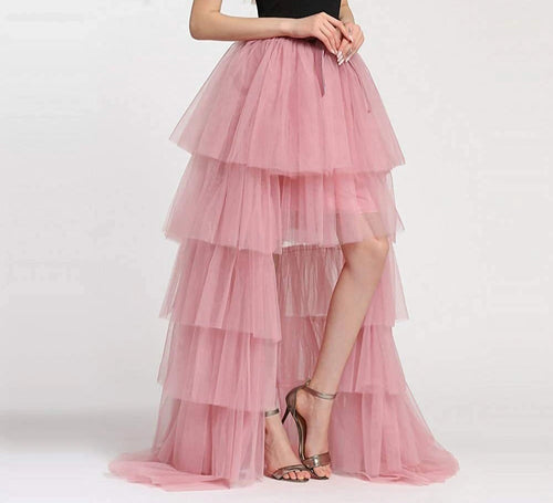 Robe en Tulle Rose Poudré – Look Romantique à Étages