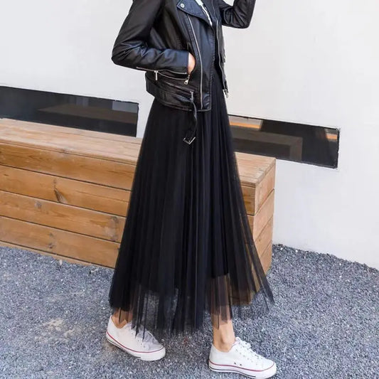 Jupe en Tulle Noir Cascade – Modèle Long et Volumineux de Soirée